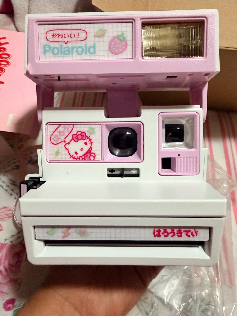 Hello Kitty x Polaroid Instant Camera - Pink & White - Picture 9 of 9